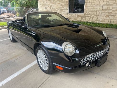 Used 2005 Ford Thunderbird RWD image 2