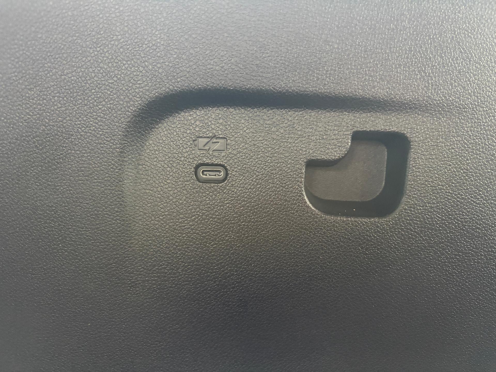 Used 2026 GMC Acadia Elevation w/ Elevation Premium Package FWD image 35