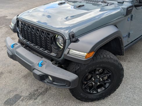 Used 2024 Jeep Wrangler Unlimited AWD/4WD image 13