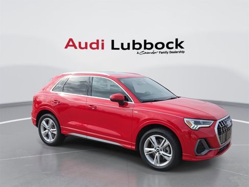Used 2023 Audi Q3 2.0T Premium w/ 19" Wheel Package image 2