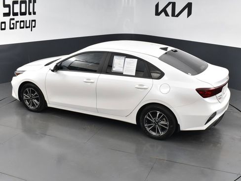 Certified 2023 Kia Forte LXS w/ LXS Technology Package FWD image 11