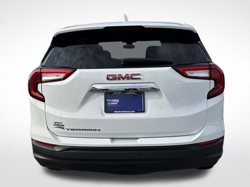 Used 2024 GMC Terrain SLE image 4