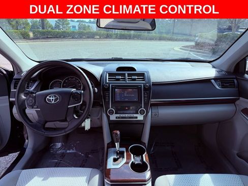 Used 2012 Toyota Camry XLE image 6