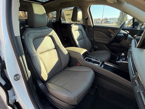 New 2026 Lincoln Corsair Reserve image 12