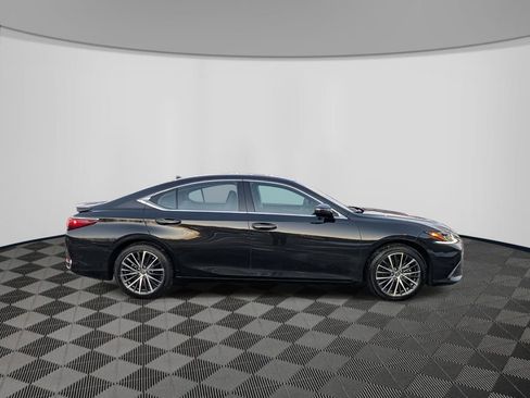 Used 2024 Lexus ES 300h w/ Premium Package image 8