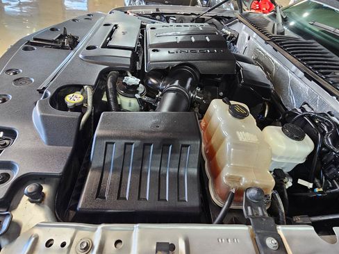 Used 2014 Lincoln Navigator 4WD image 59