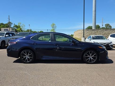 Used 2021 Toyota Camry SE FWD image 2