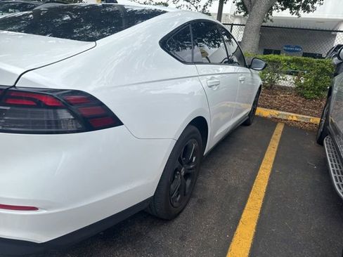 Used 2025 Honda Accord SE image 7