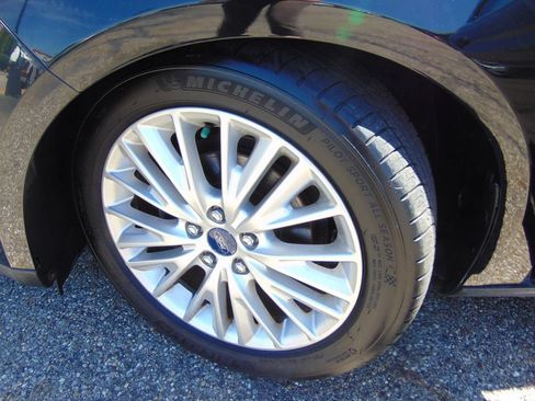 Used 2016 Ford Focus Titanium w/ Titanium Technology Package FWD image 28