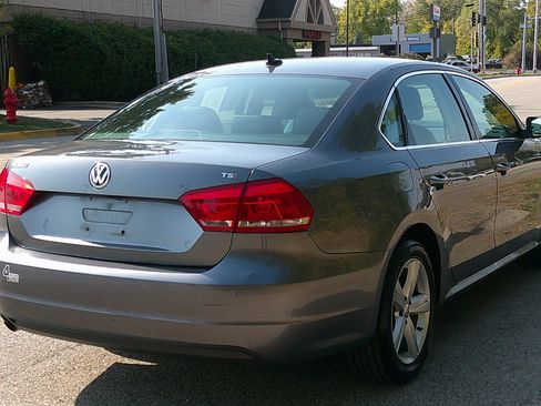 Used 2015 Volkswagen Passat 1.8T Limited Edition image 4