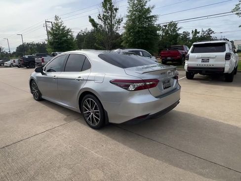 Used 2023 Toyota Camry XLE FWD image 4