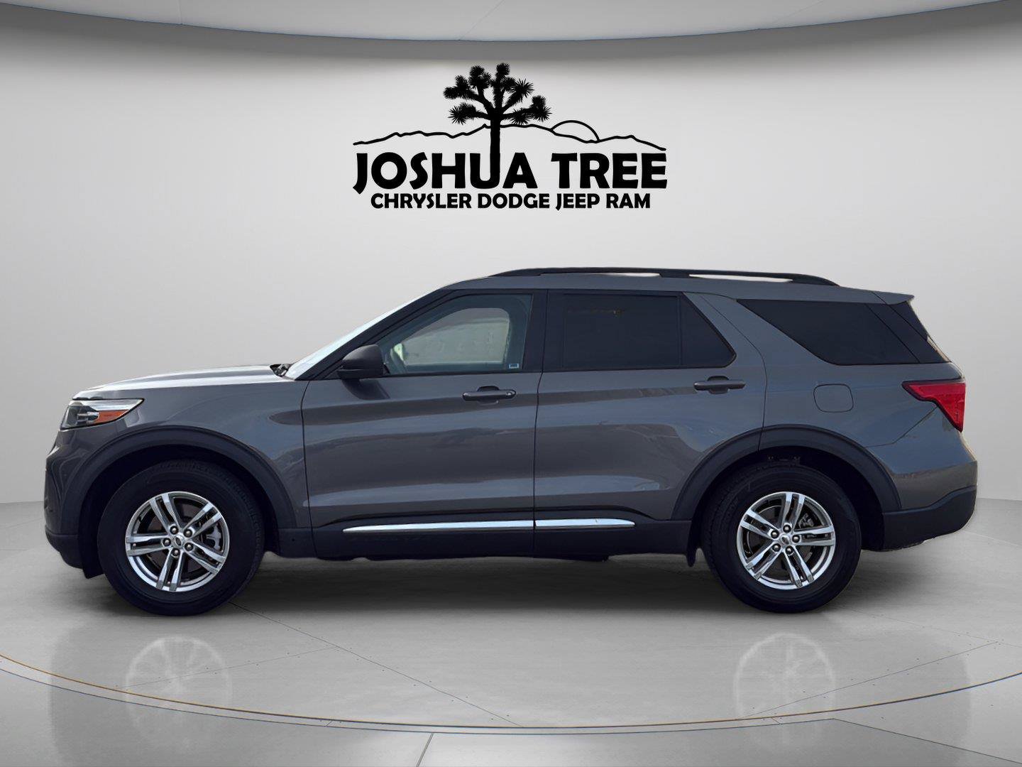 Used 2022 Ford Explorer XLT RWD image 6