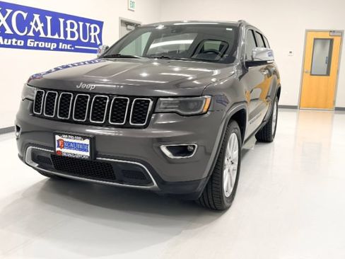 Used 2017 Jeep Grand Cherokee Limited w/ Luxury Group II AWD/4WD image 4