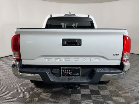 Used 2020 Toyota Tacoma SR5 image 7