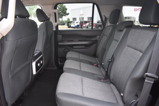 Used 2024 Ford Expedition XLT RWD image 15