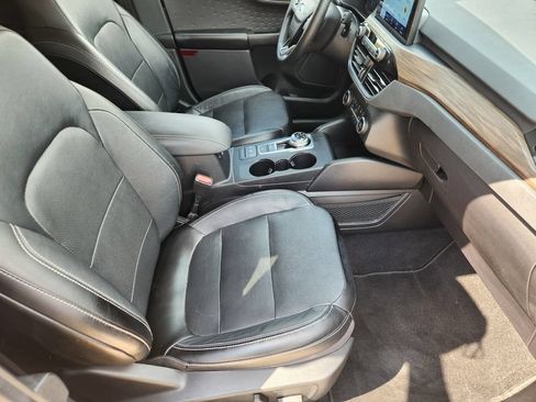 Used 2020 Ford Escape Titanium FWD image 14
