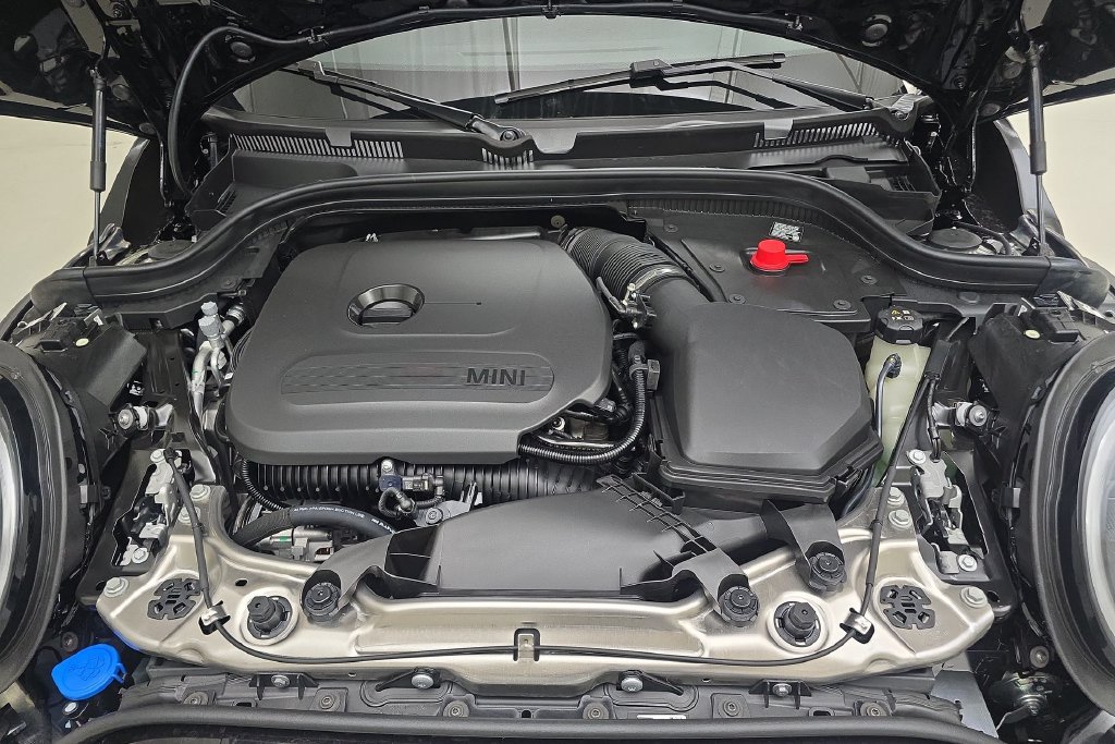 New 2027 MINI Cooper 2-Door Hardtop FWD image 29