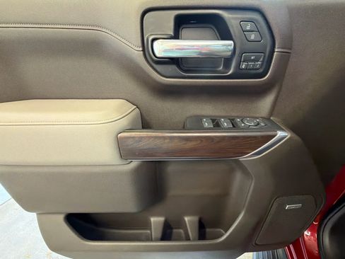 Used 2019 GMC Sierra 1500 SLT w/ SLT Premium Plus Package AWD/4WD image 19