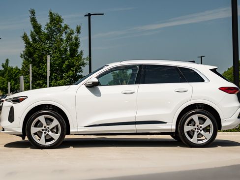Used 2025 Audi Q5 Premium Plus w/ Premium Plus AWD/4WD image 6