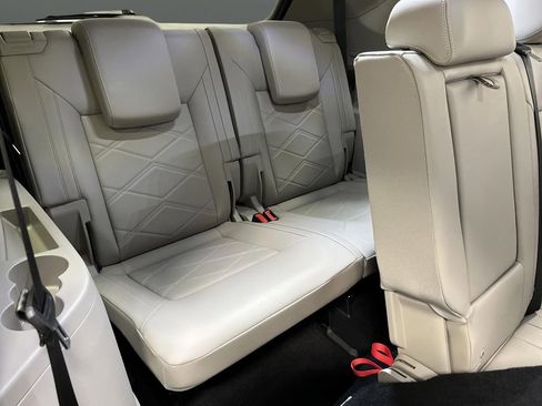 Used 2024 Volkswagen Atlas SE image 31