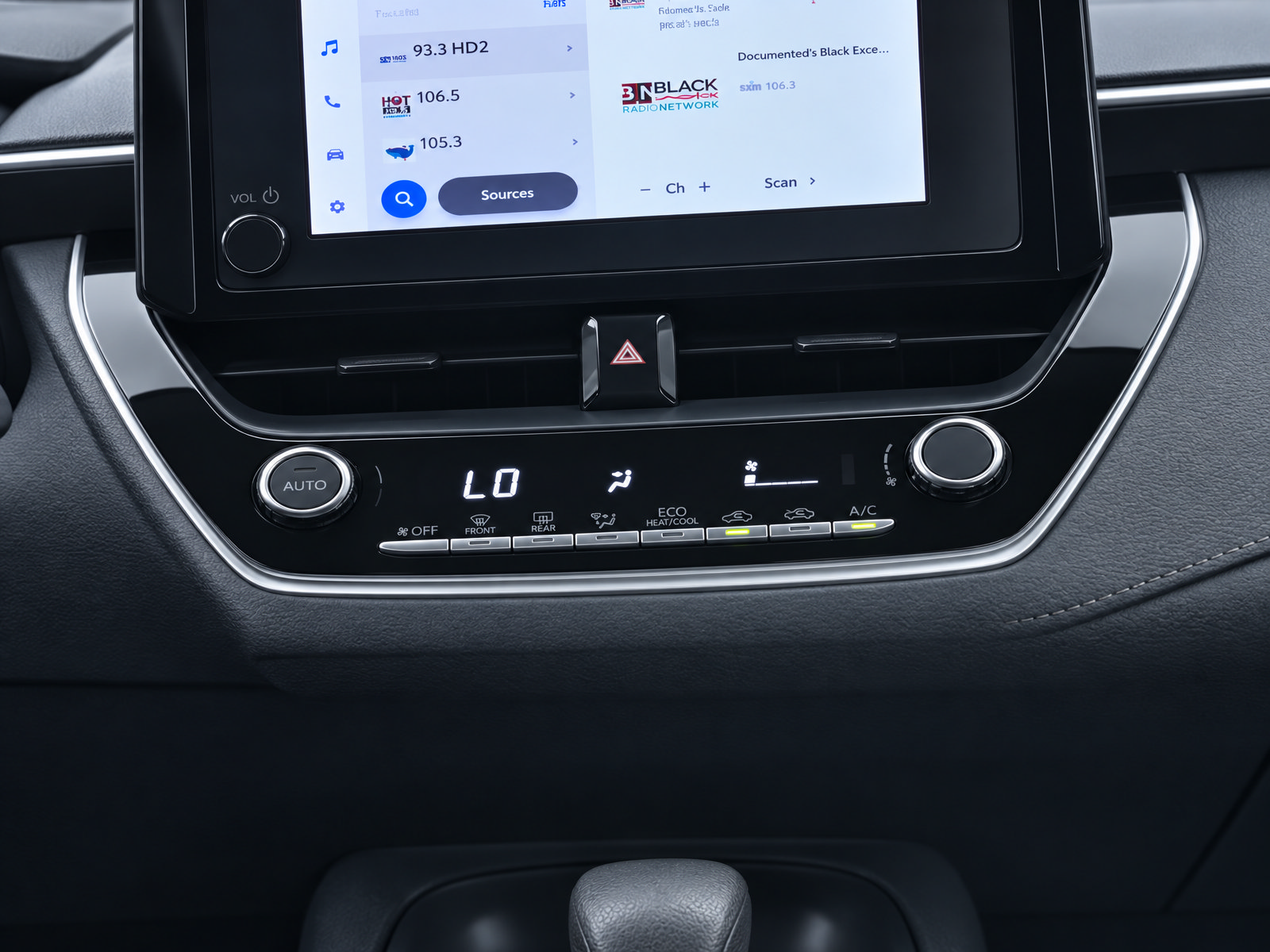 Used 2024 Toyota Corolla LE FWD image 15