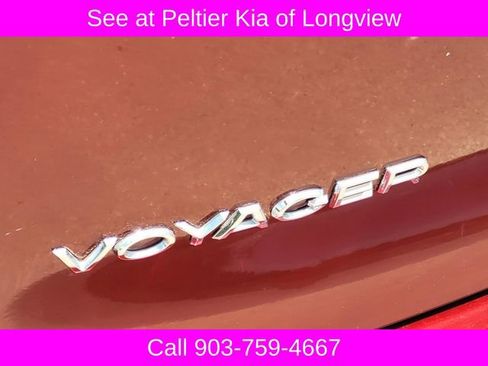 Used 2020 Chrysler Voyager Lxi FWD image 8