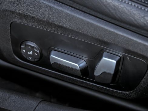 Used 2023 BMW 330i xDrive 330i xDrive image 18