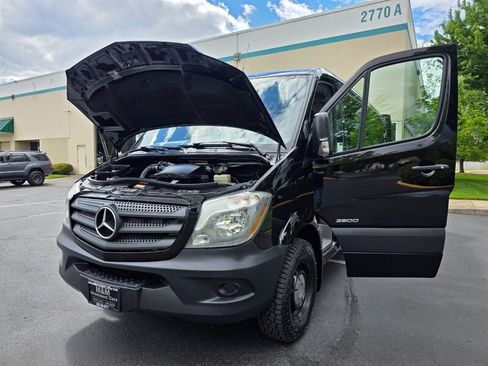 Used 2016 Mercedes-Benz Sprinter 2500 image 25