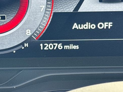 Used 2024 Nissan Pathfinder Platinum w/ Cargo Package image 17