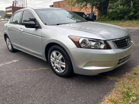 Used 2010 Honda Accord LX image 3