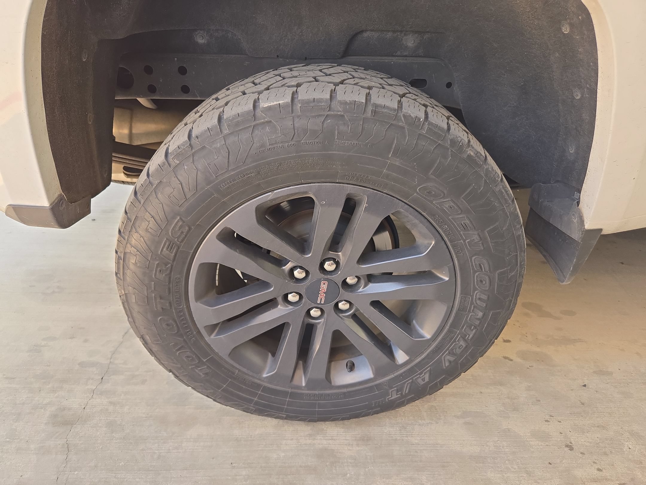 Used 2020 GMC Canyon SLE w/ Elevation Edition RWD image 9
