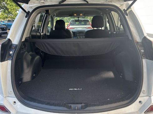 Used 2016 Toyota RAV4 LE AWD/4WD image 22