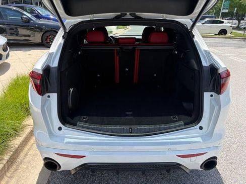Used 2023 Alfa Romeo Stelvio Veloce AWD/4WD image 9