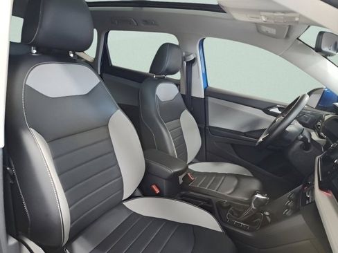 Used 2022 Volkswagen Taos SEL w/ Panoramic Sunroof Package image 20