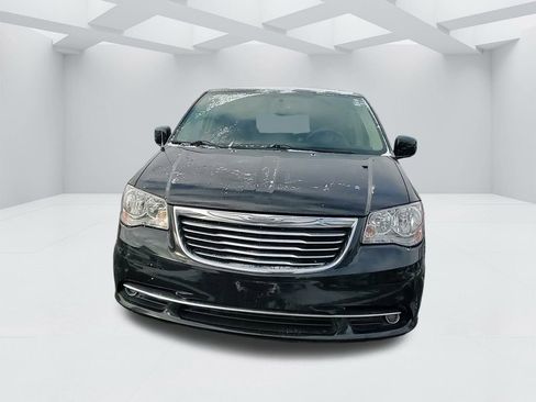 Used 2016 Chrysler Town & Country Touring w/ Driver Convenience Group image 10