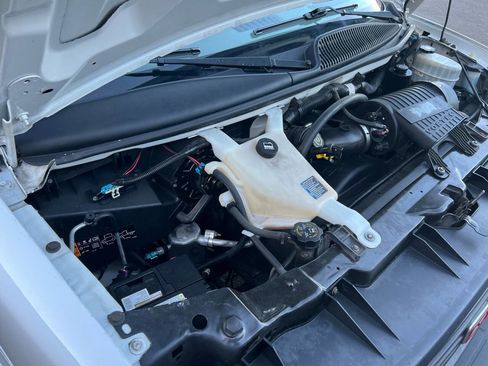 Used 2011 GMC Savana 1500 image 12