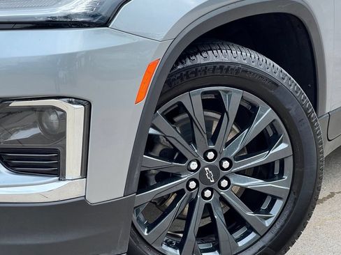 Used 2023 Chevrolet Traverse RS AWD/4WD image 28