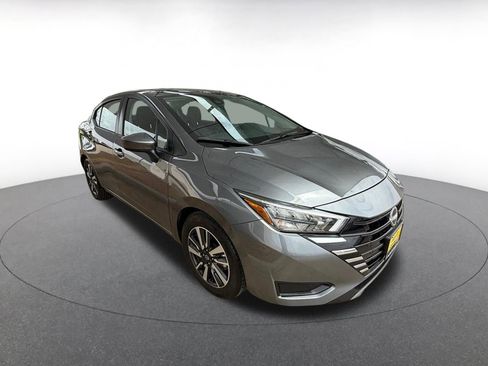 Used 2025 Nissan Versa SV image 2