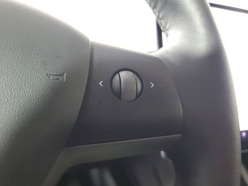 Used 2021 Tesla Model 3 Standard Range Plus image 24