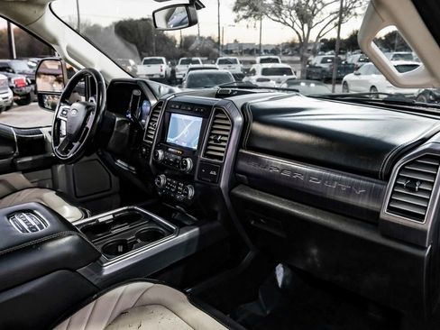 Used 2020 Ford F250 Limited image 8