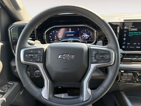 Used 2025 Chevrolet Silverado 1500 LT Trail Boss w/ Convenience Package II AWD/4WD image 16