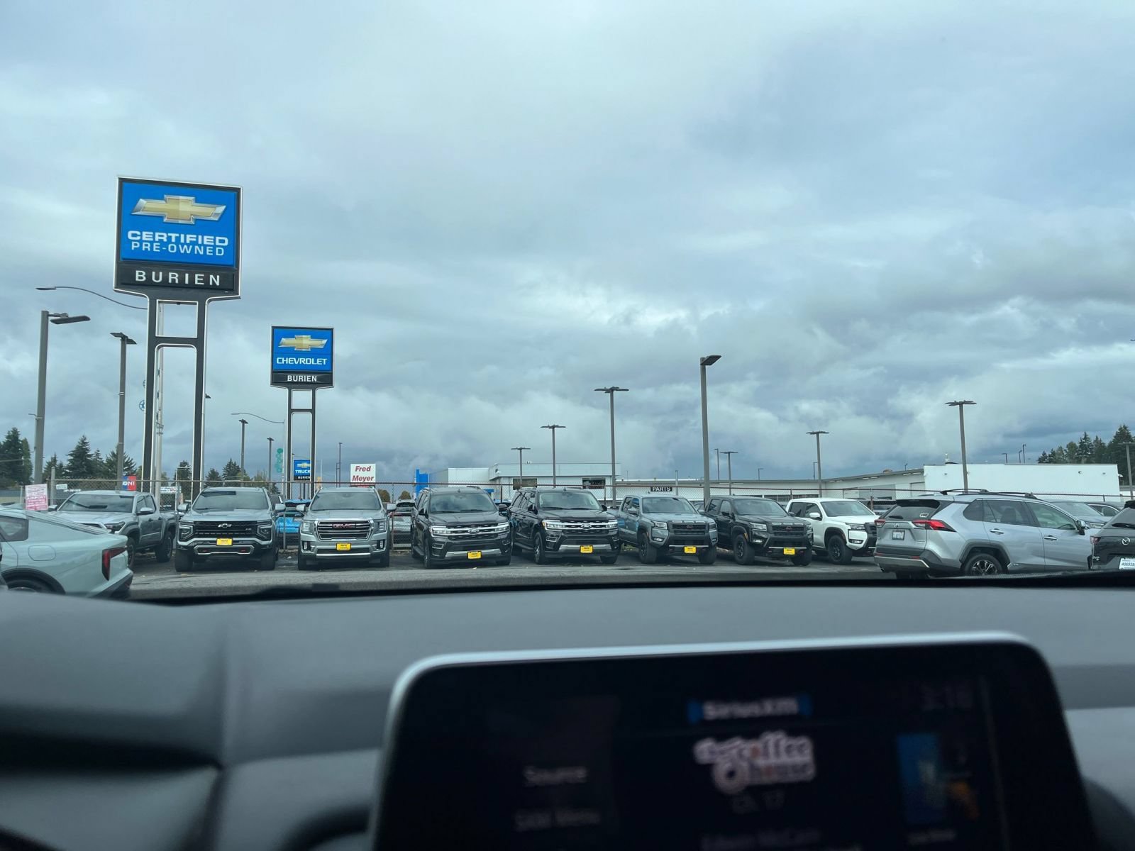 Used 2025 Nissan Rogue SV FWD image 16