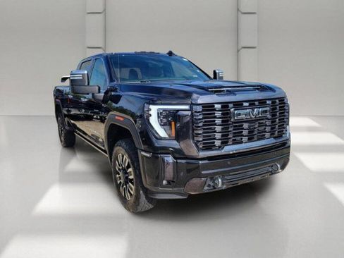 Used 2024 GMC Sierra 2500 Denali Ultimate w/ Max Trailering Package AWD/4WD image 3