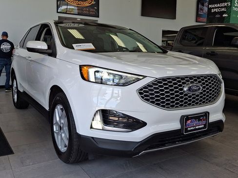 Certified 2024 Ford Edge SEL w/ Convenience Package AWD/4WD image 2