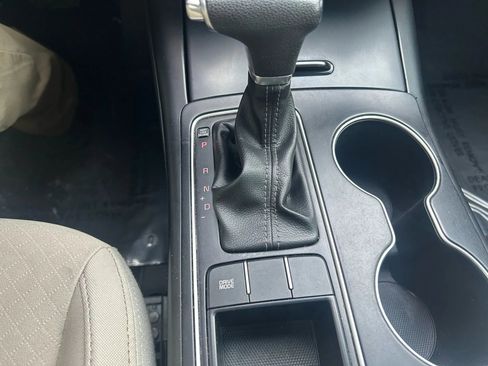 Used 2019 Kia Sorento LX Sport Utility 4D image 10