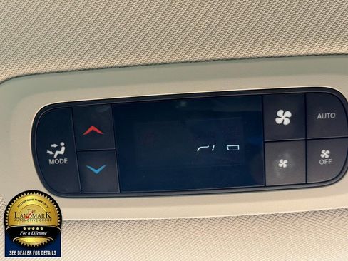 Used 2024 Chrysler Pacifica Touring-L FWD image 16