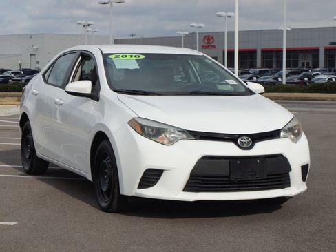 Used 2016 Toyota Corolla CE image 2