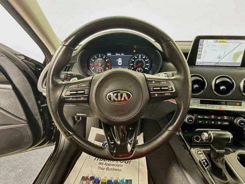 Used 2018 Kia Stinger Premium AWD/4WD image 11