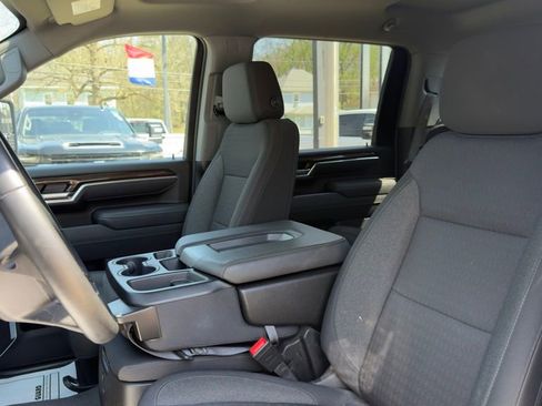 Used 2025 Chevrolet Silverado 2500 LT w/ Convenience Package image 8