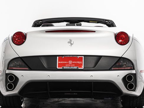 Used 2013 Ferrari California image 8